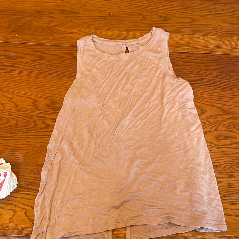 Nude colored tank top with slit in the back Size S
